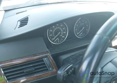 2010 BMW 528I z USA, uszkodzony, nr VIN WBANU5C51AC460246